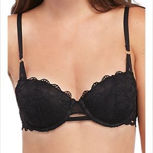 DKNY 32A Superior Lace Balconette Bra lightly lined underwire black